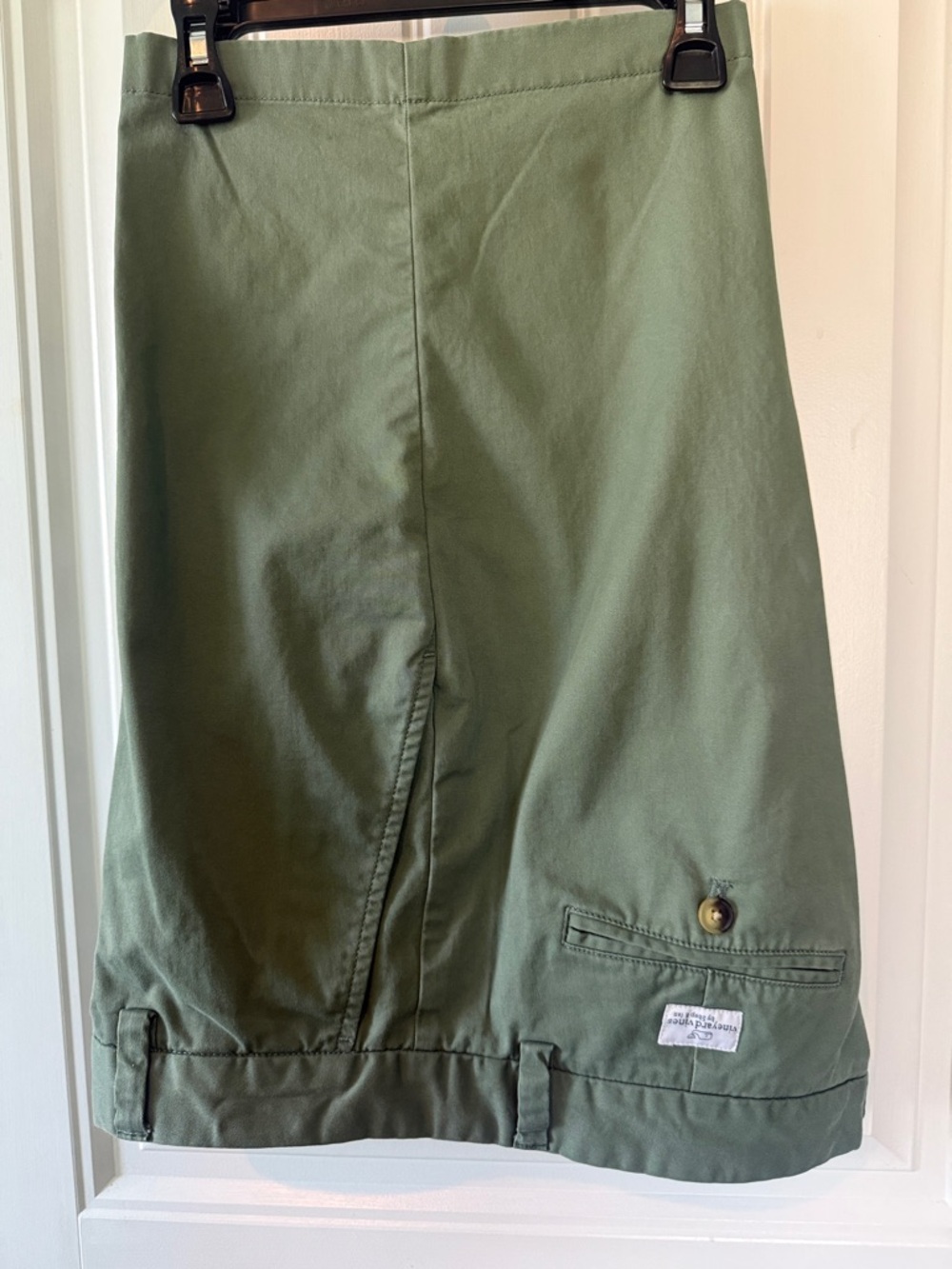 Vineyard Vines Breaker Shorts in Olive Green (Flat Front 97% Cotton Shorts)